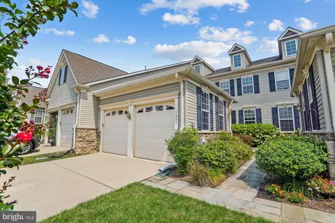 7651 Milk Glass Ct, Odenton, MD 21113