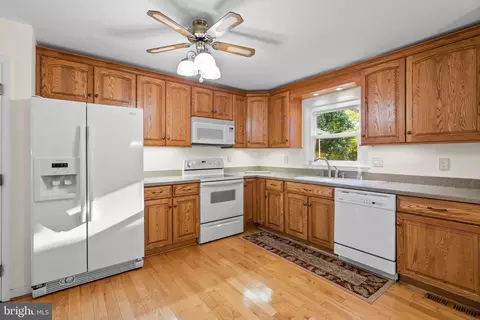 318 Cedar Ln, Annapolis, MD 21403 photo 13
