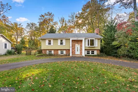 318 Cedar Ln, Annapolis, MD 21403 photo 2