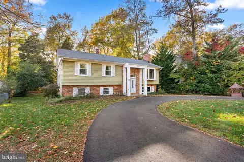 318 Cedar Ln, Annapolis, MD 21403