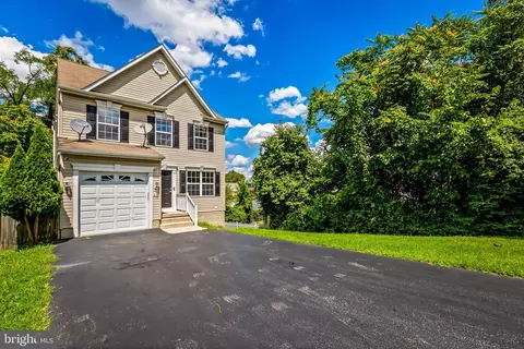210 9th Ave, Brooklyn, MD 21225