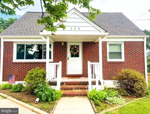 205 S Longcross Rd, Linthicum Heights, MD 21090
