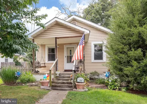 408 Maple Ln NW, Glen Burnie, MD 21061