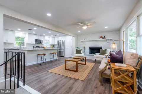 765 Windgate Dr, Annapolis, MD 21409 photo 2