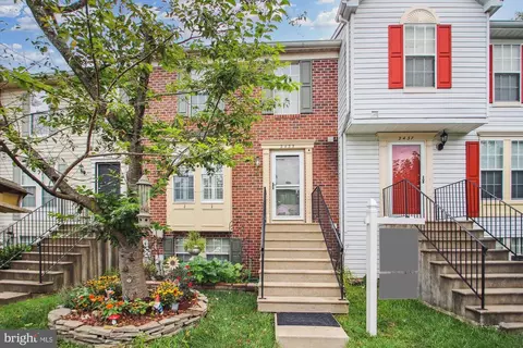 2435 Bolton Ln, Crofton, MD 21114