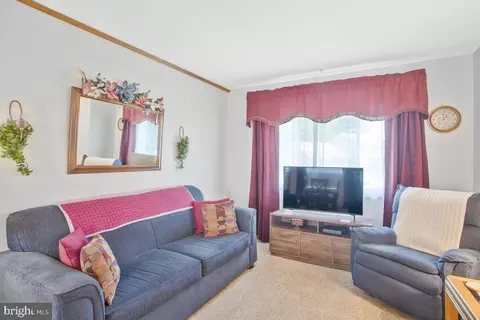 8113 Spaulding Cir, Severn, MD 21144 photo 5