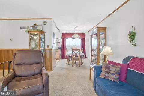 8113 Spaulding Cir, Severn, MD 21144 photo 6