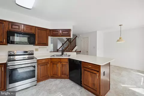 8616 Savannah River Rd, Laurel, MD 20724 photo 5