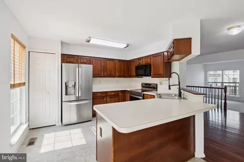 8616 Savannah River Rd, Laurel, MD 20724 photo 4