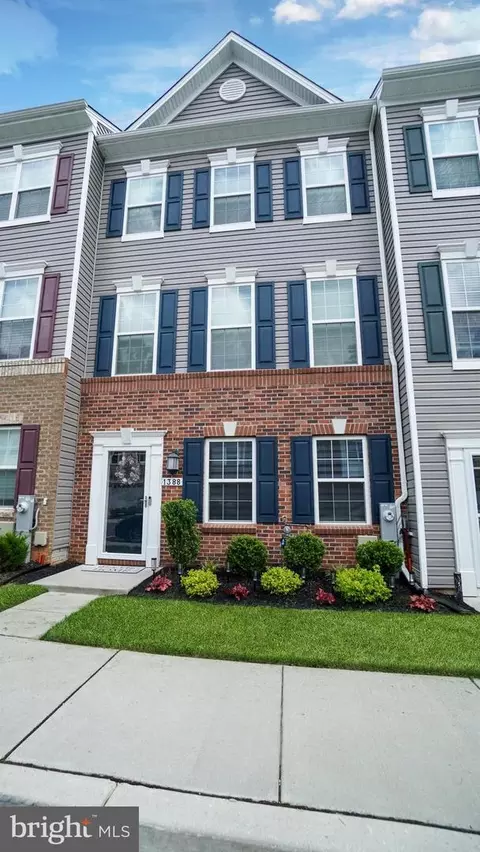1388 Hawthorn Dr, Hanover, MD 21076