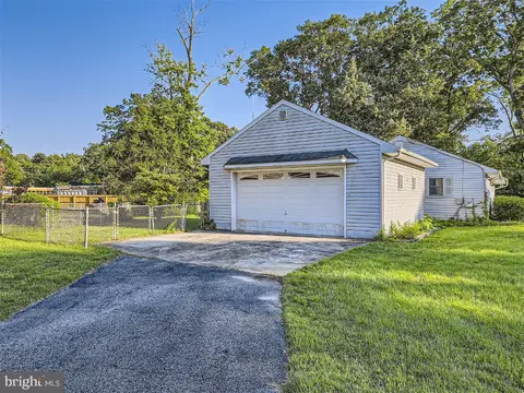 8447 Lyndale Rd, Pasadena, MD 21122 photo 17