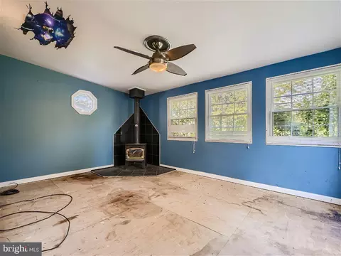8447 Lyndale Rd, Pasadena, MD 21122 photo 6