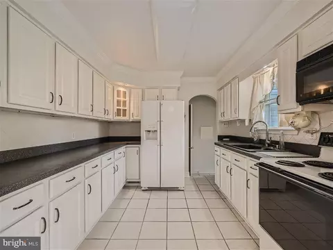 8447 Lyndale Rd, Pasadena, MD 21122 photo 4