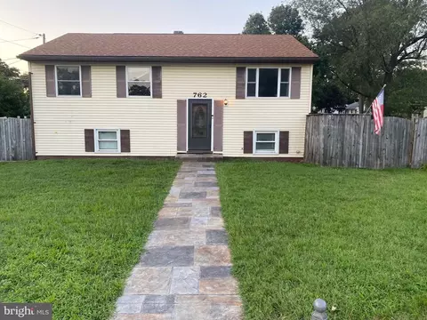 762 220th St, Pasadena, MD 21122 photo 2
