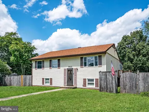 762 220th St, Pasadena, MD 21122 photo 4