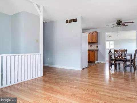 762 220th St, Pasadena, MD 21122 photo 6