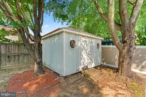 1100 Holmespun Dr, Pasadena, MD 21122 photo 38