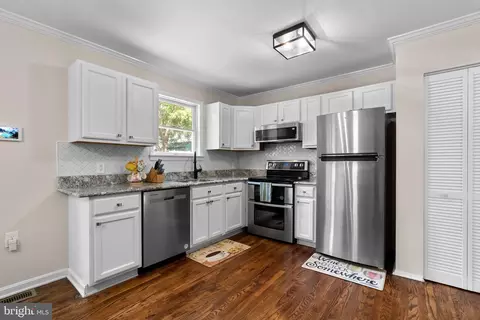 1100 Holmespun Dr, Pasadena, MD 21122 photo 11