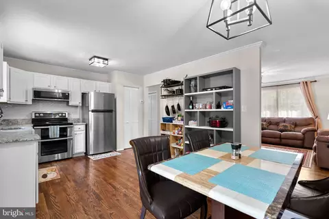1100 Holmespun Dr, Pasadena, MD 21122 photo 8