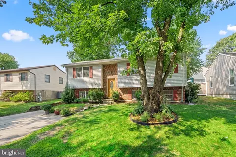 1100 Holmespun Dr, Pasadena, MD 21122 photo 3
