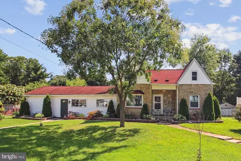 8052 Woodholme Cir, Pasadena, MD 21122