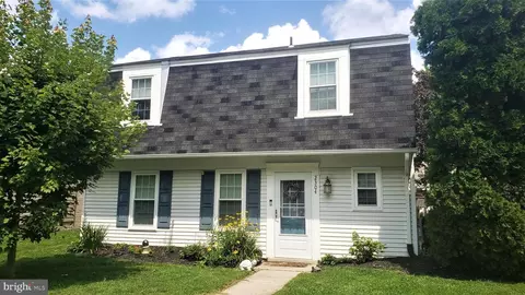 2304 Weymouth Ln, Crofton, MD 21114