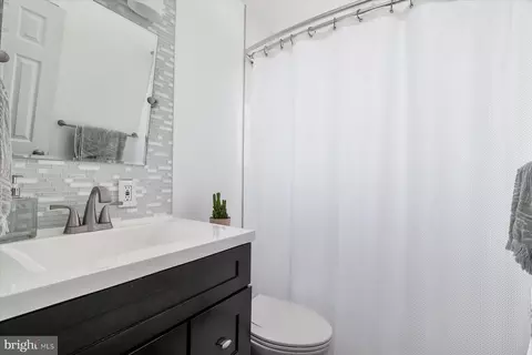 7706 Princess Pl, Pasadena, MD 21122 photo 18