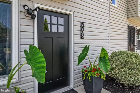 7706 Princess Pl, Pasadena, MD 21122 photo 5