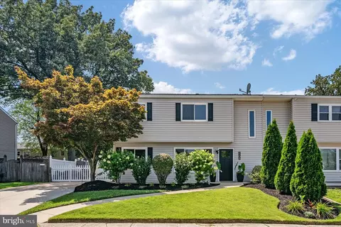 7706 Princess Pl, Pasadena, MD 21122 photo 2