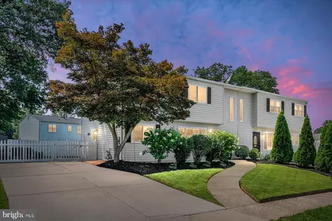7706 Princess Pl, Pasadena, MD 21122 photo 4