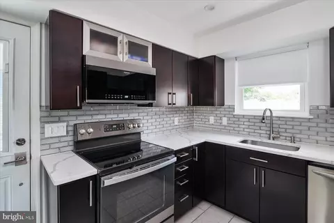 7706 Princess Pl, Pasadena, MD 21122 photo 6