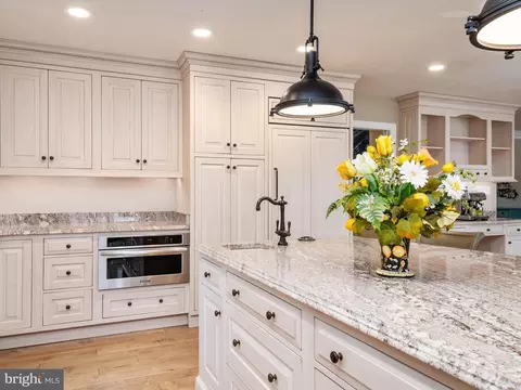 Kitchen - 369 Edgewater Rd, Pasadena, MD 21122 photo 5 of 5