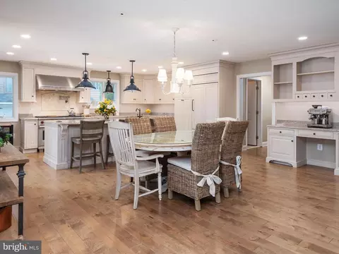 Kitchen - 369 Edgewater Rd, Pasadena, MD 21122 photo 3 of 5