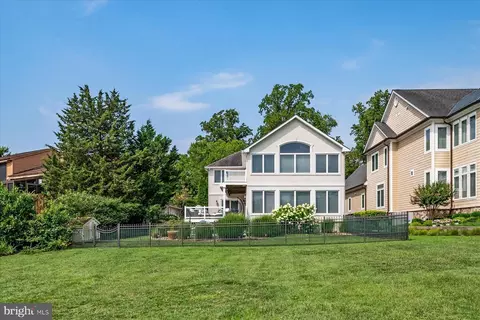 Exterior - 369 Edgewater Rd, Pasadena, MD 21122 photo 12 of 18
