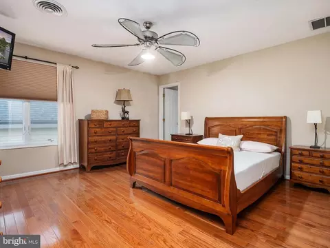 Bedroom - 369 Edgewater Rd, Pasadena, MD 21122 photo 4 of 6