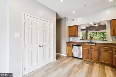 2332 Turnbridge Ct, Crofton, MD 21114 photo 4