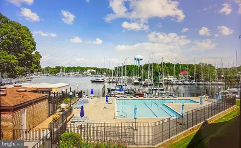 798 Fairview Ave #E, Annapolis, MD 21403