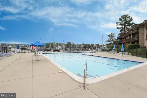 798 Fairview Ave #E, Annapolis, MD 21403 photo 2