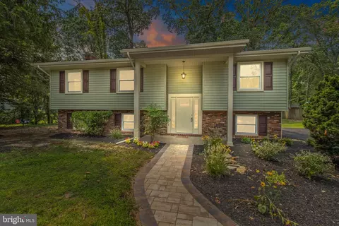 125 Wileys Ln, Pasadena, MD 21122