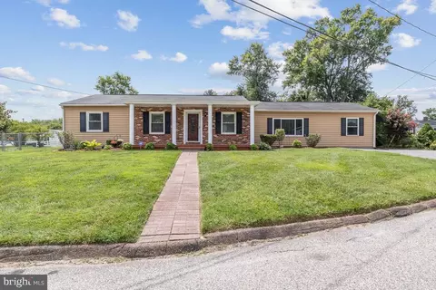 8256 Riviera Dr, Severn, MD 21144