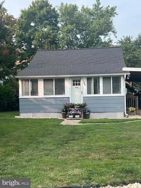 1609 Depriest Dr, Shady Side, MD 20764