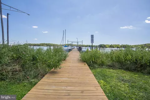 1703 Fairhill Dr, Edgewater, MD 21037 photo 4