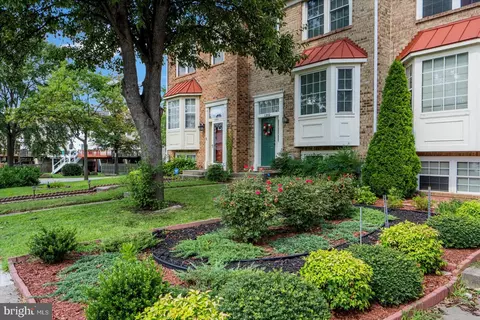 1302 Waterway Ct, Stoney Beach, MD 21226