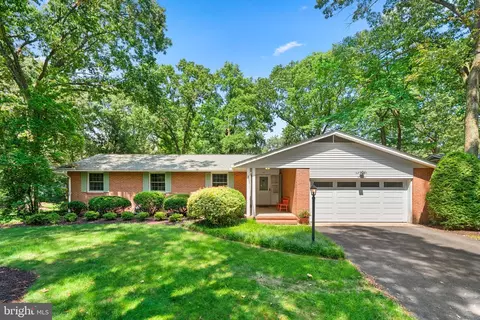 26 Sunset Dr, Severna Park, MD 21146