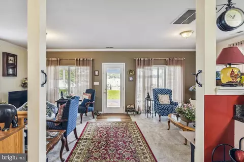 124 Bar Harbor Rd, Pasadena, MD 21122 photo 7