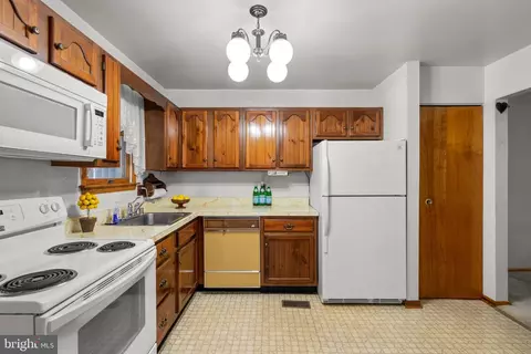 5716 Phillips St, Brooklyn, MD 21225 photo 7