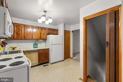 5716 Phillips St, Brooklyn, MD 21225 photo 8