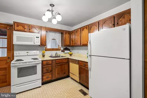 5716 Phillips St, Brooklyn, MD 21225 photo 6