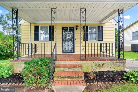5716 Phillips St, Brooklyn, MD 21225 photo 2