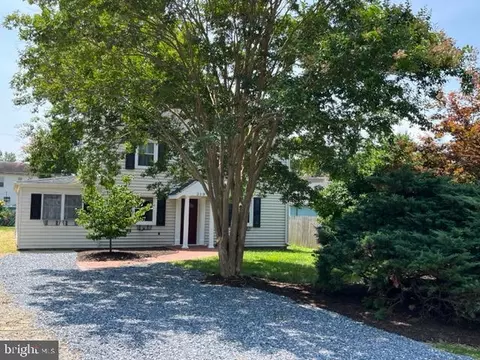 219 Spruce Ave, Edgewater, MD 21037
